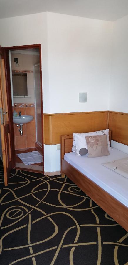 Pension Magnolia Trencin Exterior photo