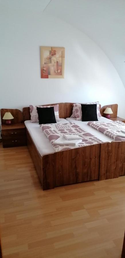 Pension Magnolia Trencin Exterior photo