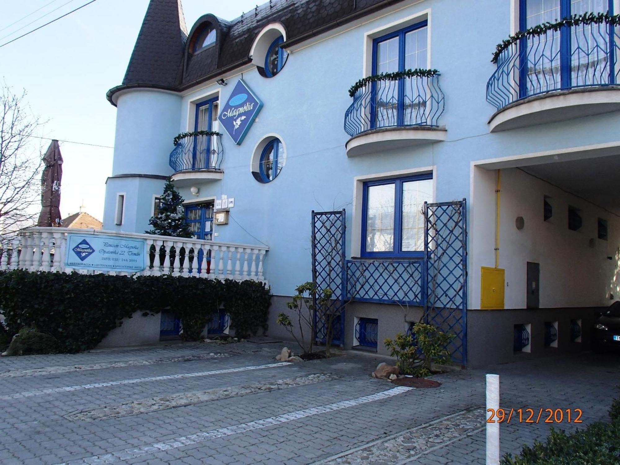 Pension Magnolia Trencin Exterior photo