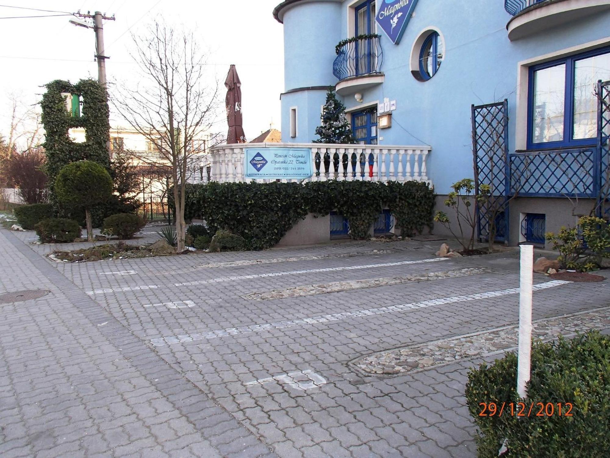 Pension Magnolia Trencin Exterior photo
