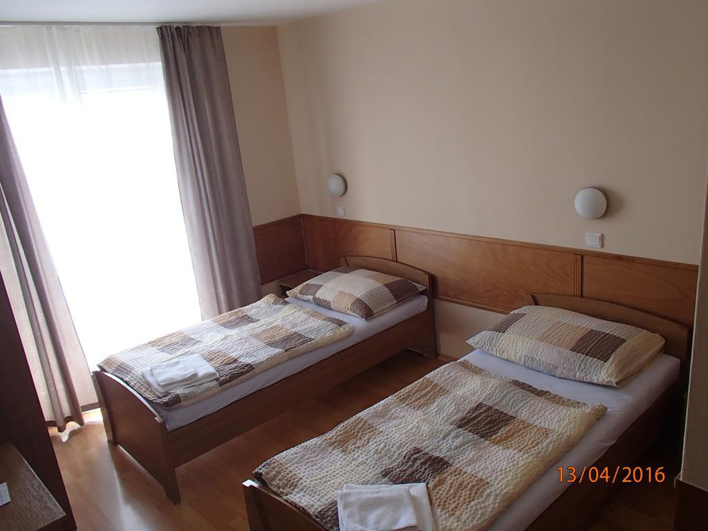 Pension Magnolia Trencin Exterior photo