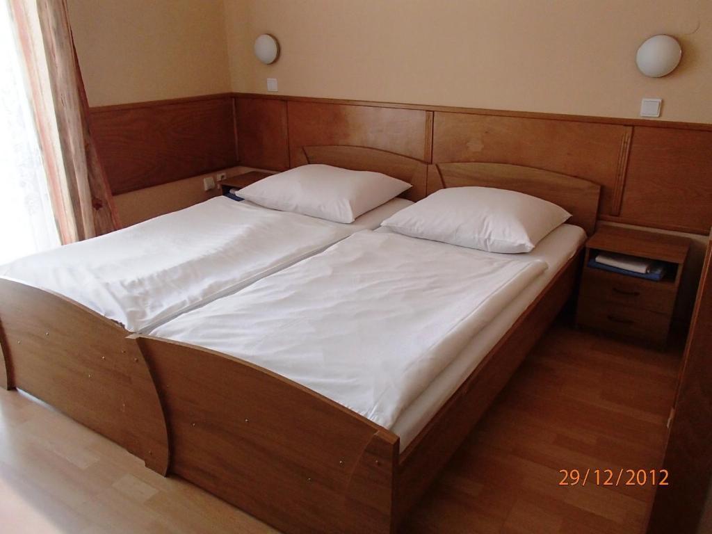 Pension Magnolia Trencin Room photo