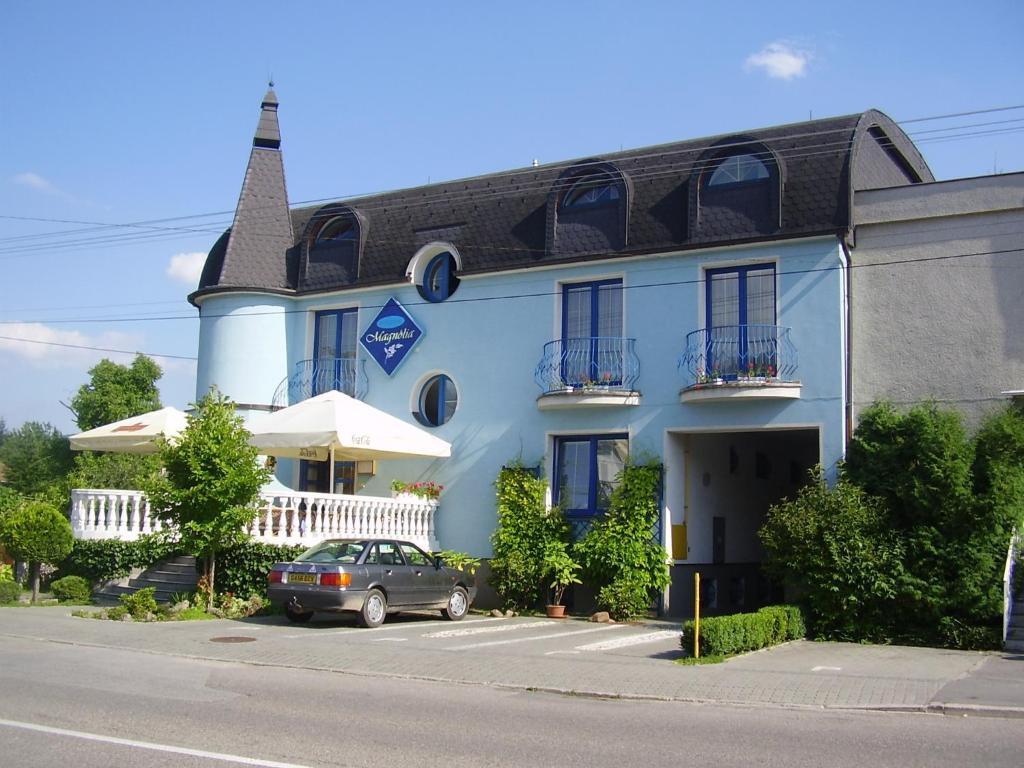 Pension Magnolia Trencin Exterior photo