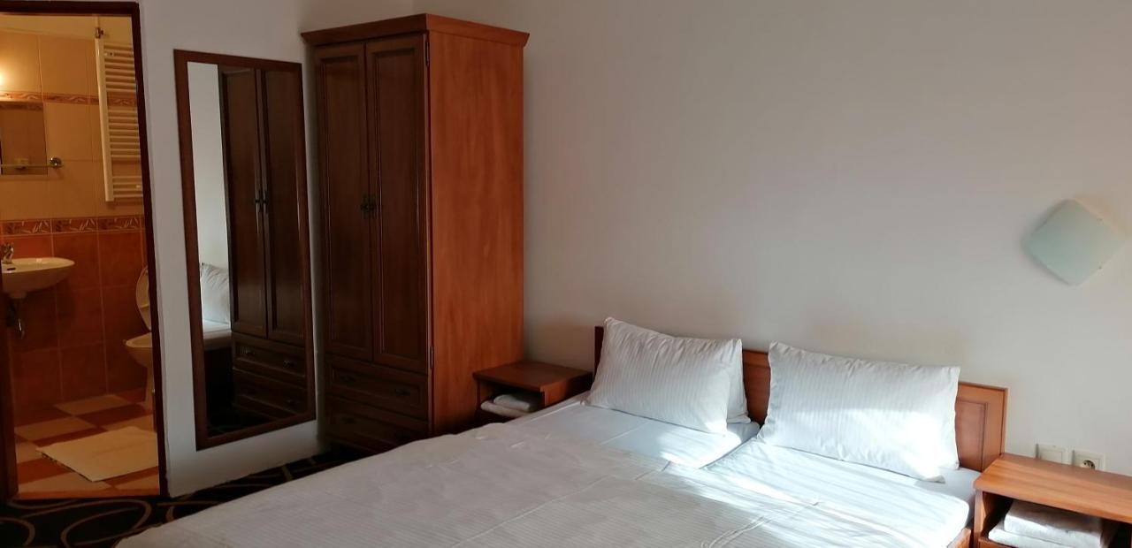 Pension Magnolia Trencin Exterior photo